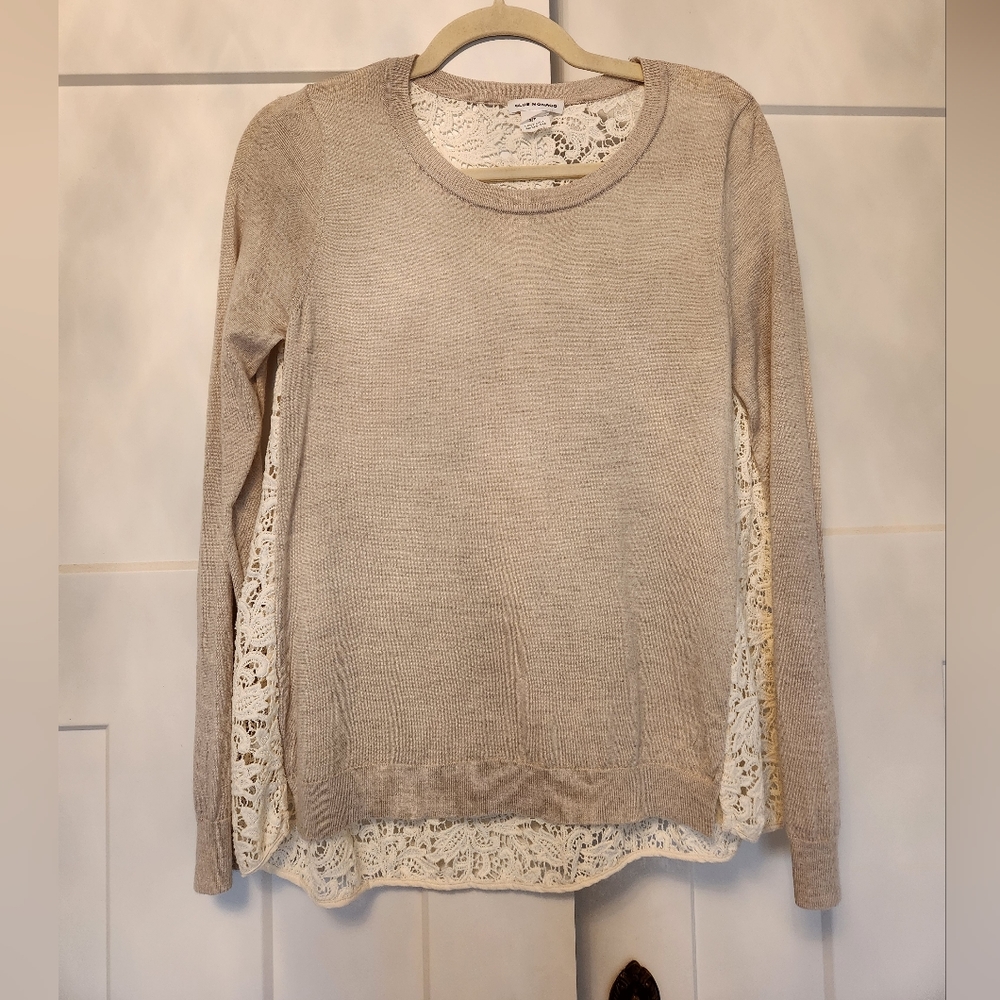 Club Monaco Gray Cream Sweater sz S Lace Wool Top Shirt Cardigan Feminine Floral